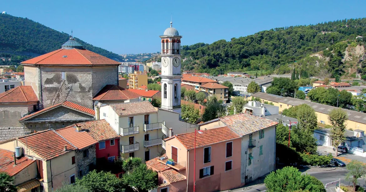 Séjour au calme près de Nice : pourquoi choisir La Trinité ?